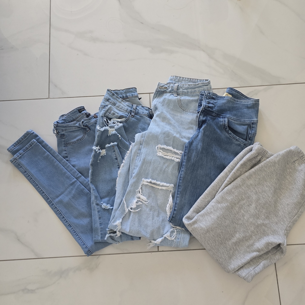 5 Pairs of Pants Skinny Jeans Denim Sweats (Womens Size 5/7 Medium)